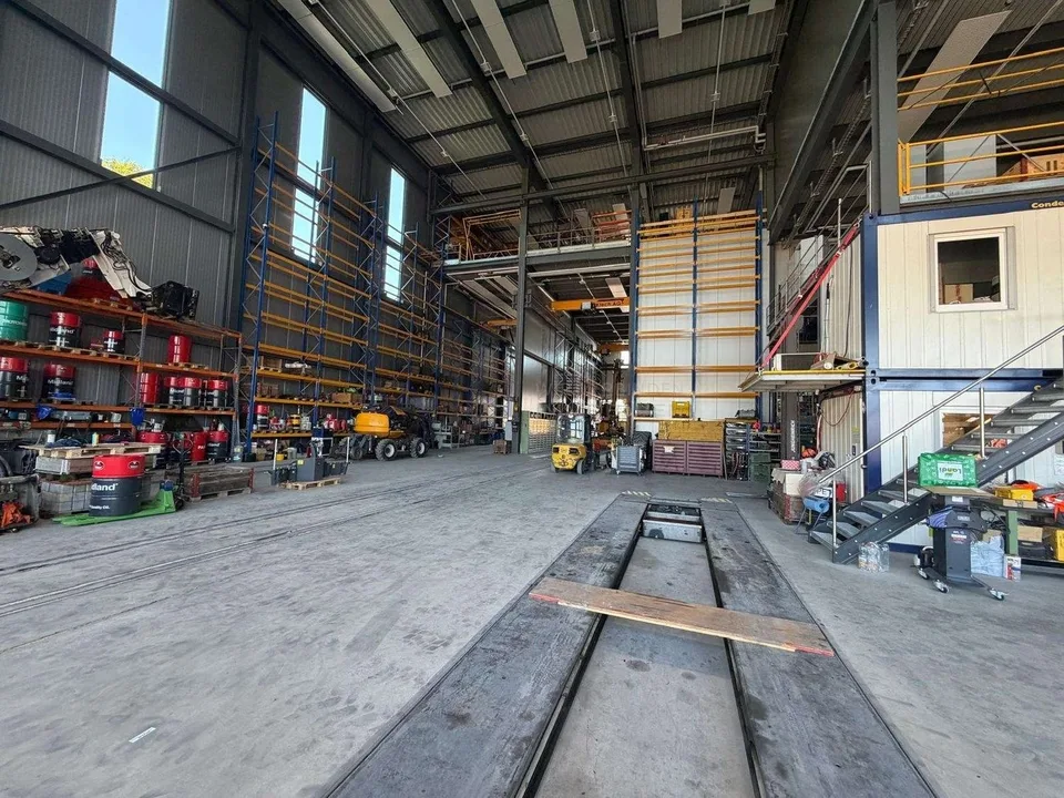 Neubauhalle mit 11.40 m Höhe und Mezzanine – foto 8 di 8