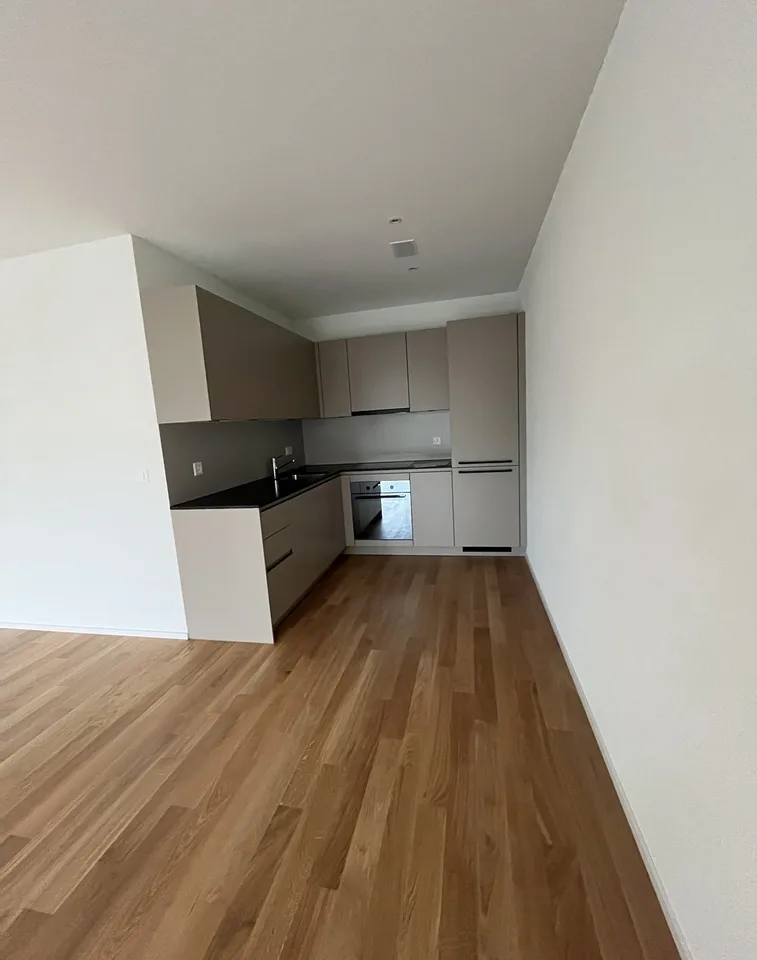 Schöne Neubau 2.5 Zimmerwohnung