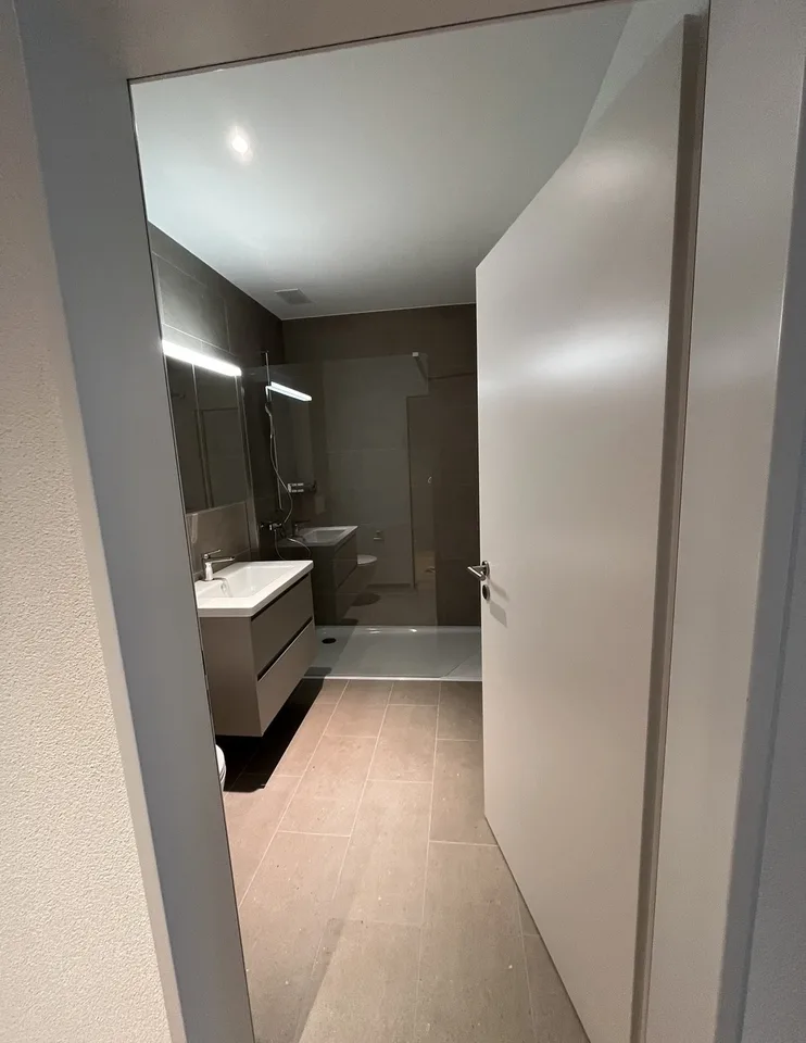 Schöne Neubau 2.5 Zimmerwohnung