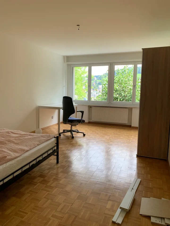 Hübsches & möbliertes Zimmer in 3er-WG