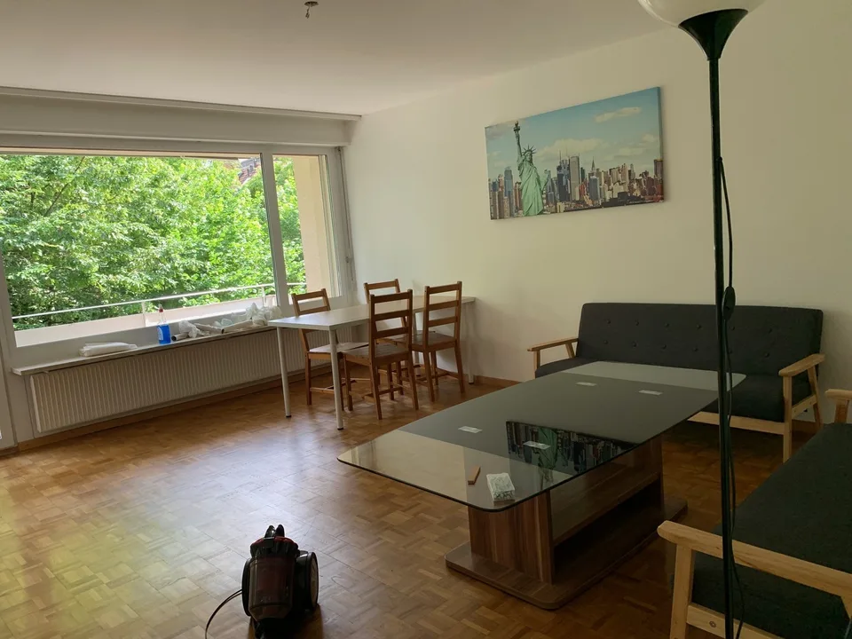 Hübsches & möbliertes Zimmer in 3er-WG