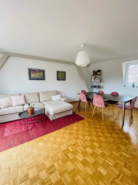 Befristet Okt/Nov '26: WG-Zimmer + Büro im schönen Kreis 7 - Seesicht inklusive!