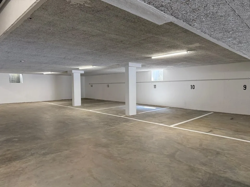 Einstellhallenplatz zu vermieten
