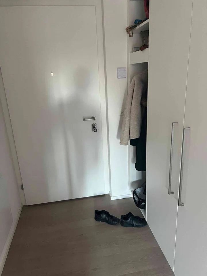 01.09- 30.09.2026: Neue moderne 2.5 Zimmer, 50 m², 1. OG mit Balkon befristet möbeliert Sommer