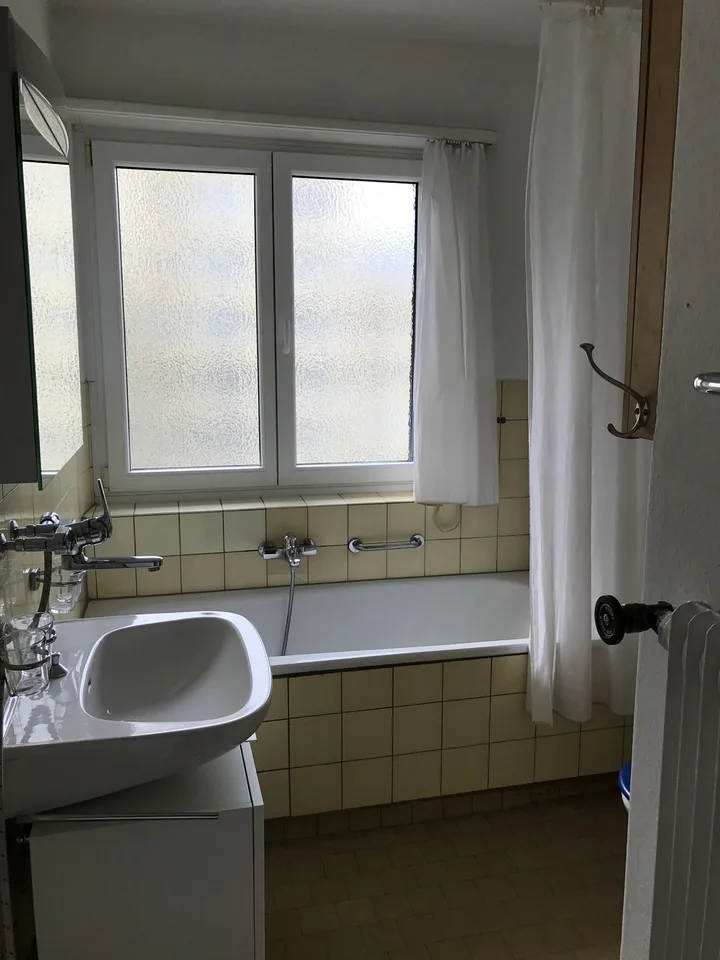 Möbliertes WG-Zimmer zu vermieten