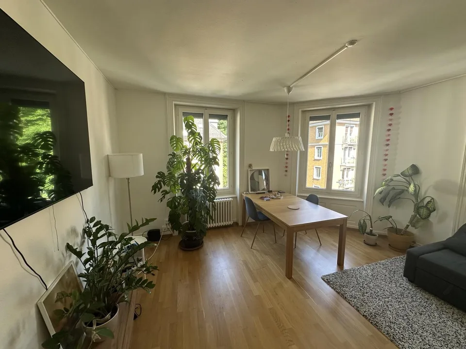 Helle 4½-Zimmer-Wohnung mit viel Charme in Zürich-Wiedikon – ab sofort