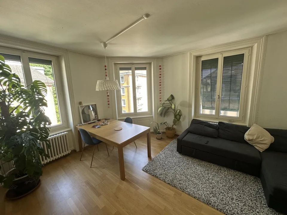 Helle 4½-Zimmer-Wohnung mit viel Charme in Zürich-Wiedikon – ab sofort