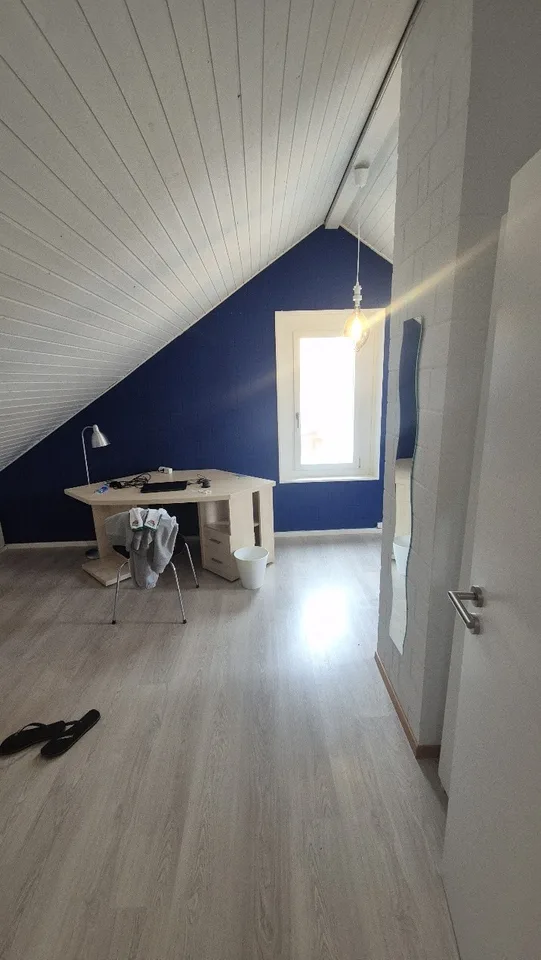 Dachnzimmer in 4.5 Zi. Reihenhaus
