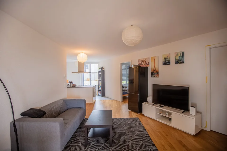 Petite chambre dans un grand appartement en colocation