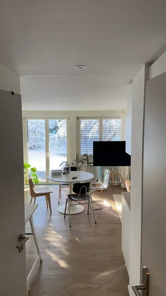 Sonnige 2,5 Zimmer Wohnung im Kreis 2