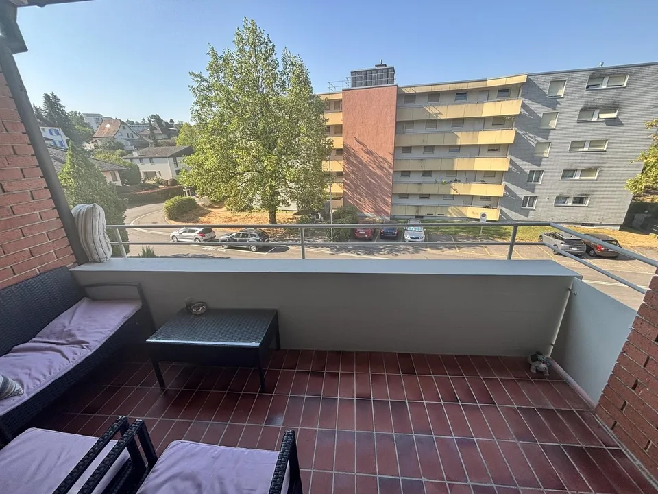 Nachmieter gesucht – Helle 3.5-Zimmer-Wohnung ab sofort verfügbar