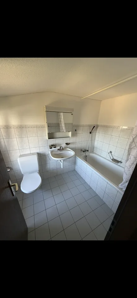 Nachmieter gesucht – Helle 2.5-Zimmer-Dachwohnung in Amriswil