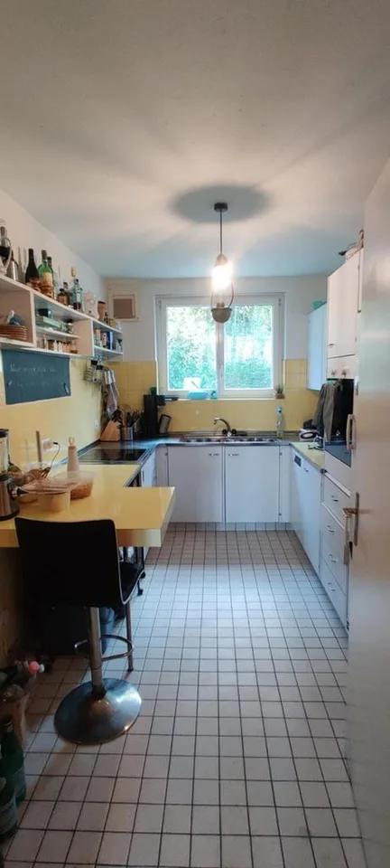 WG-Zimmer mit eigenem Bad zu vermieten nähe Rigiplatz/Uni Spital/ETH | Room to rent with own bathroom near Rigiplatz/Uni Hospital/ETH