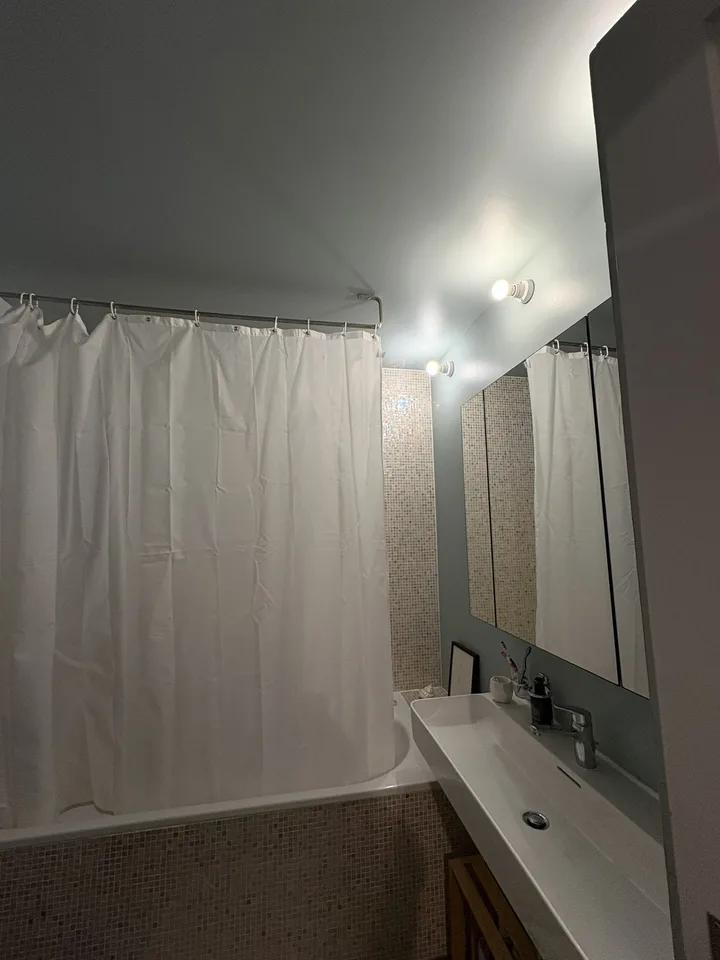 Shared room 2 minutes from Zurich HB
