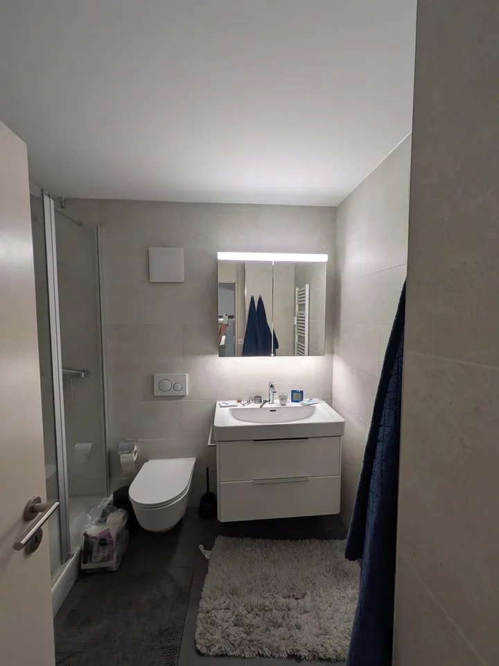 Mitbewohner*in Gesucht ! Gemütliches Zimmer mit eigenem Bad & Balkonzugang in entspannter WG