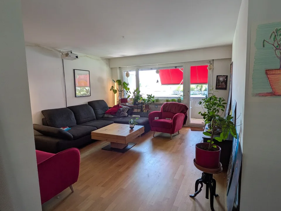 Mitbewohner*in Gesucht ! Gemütliches Zimmer mit eigenem Bad & Balkonzugang in entspannter WG