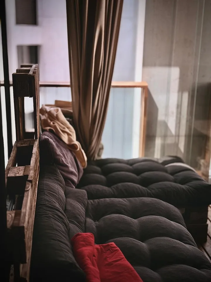 Zimmer in 4er-WG ab September frei (5 1/2 Zimmer Wohnung)