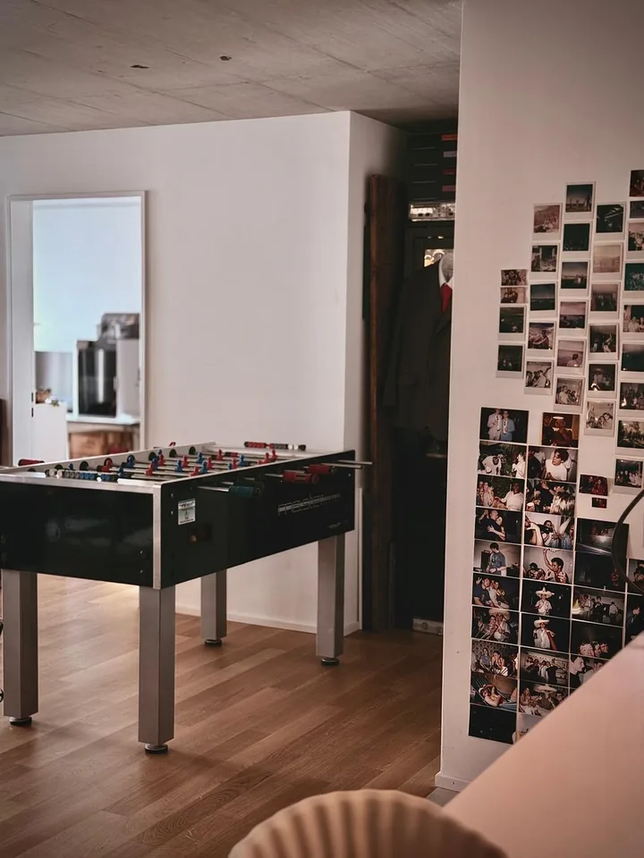Zimmer in 4er-WG ab September frei (5 1/2 Zimmer Wohnung)