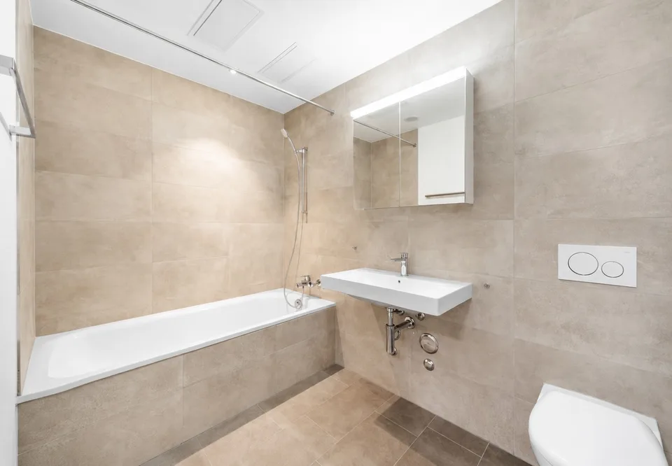 Moderne und helle Wohnung an zentraler Lage