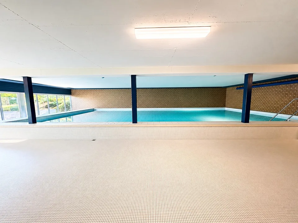 Exklusive 5.5-Zimmer-Terrassenhaus mit Panorama-Aussicht & Wellness