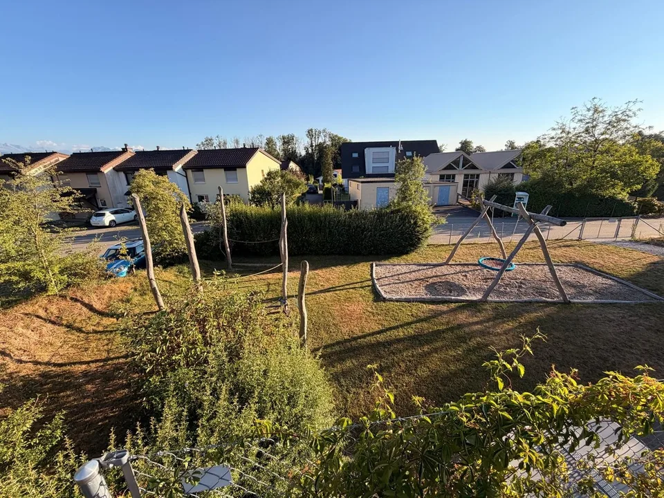 Exklusive 5.5-Zimmer-Terrassenhaus mit Panorama-Aussicht & Wellness