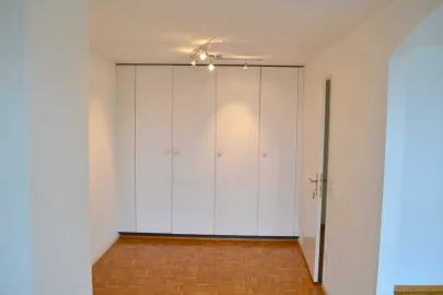 Exklusive 5.5-Zimmer-Terrassenhaus mit Panorama-Aussicht & Wellness