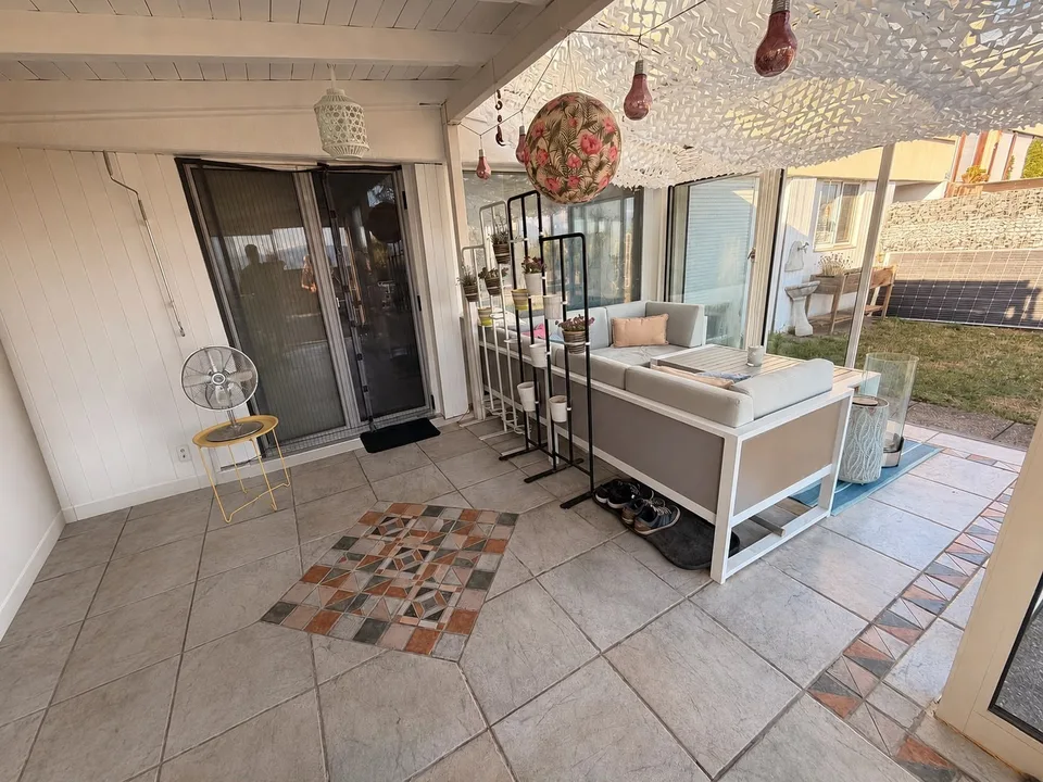 Exklusive 5.5-Zimmer-Terrassenhaus mit Panorama-Aussicht & Wellness