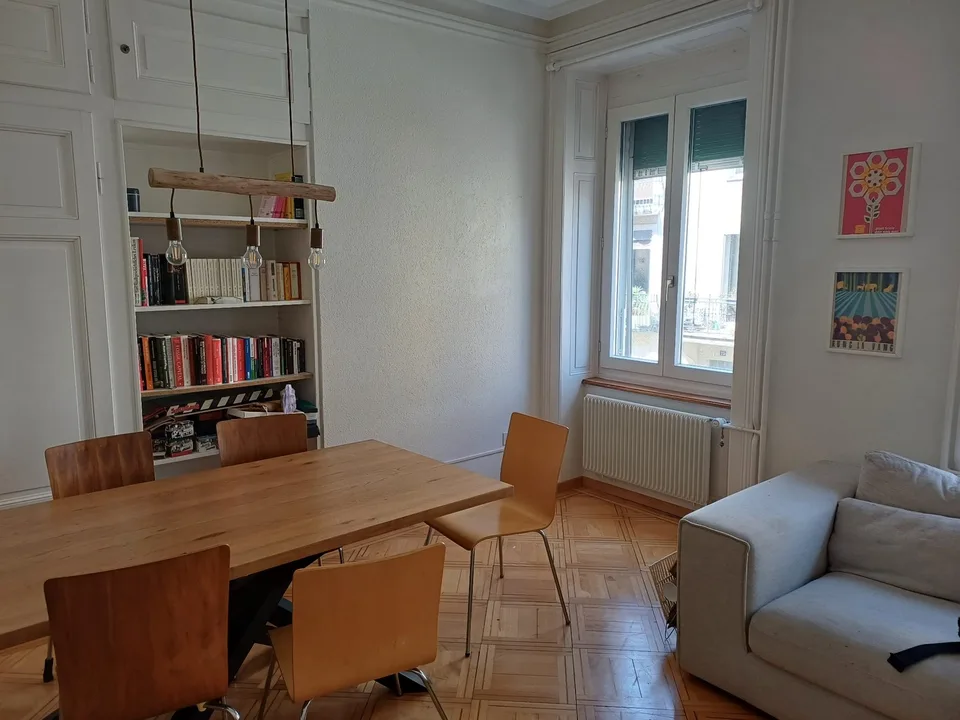 WG Zimmer in schöner Altbauwohnung