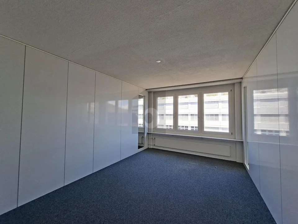 FLEXIBLE BÜROFLÄCHE MIT BESTER INFRASTRUKTUR