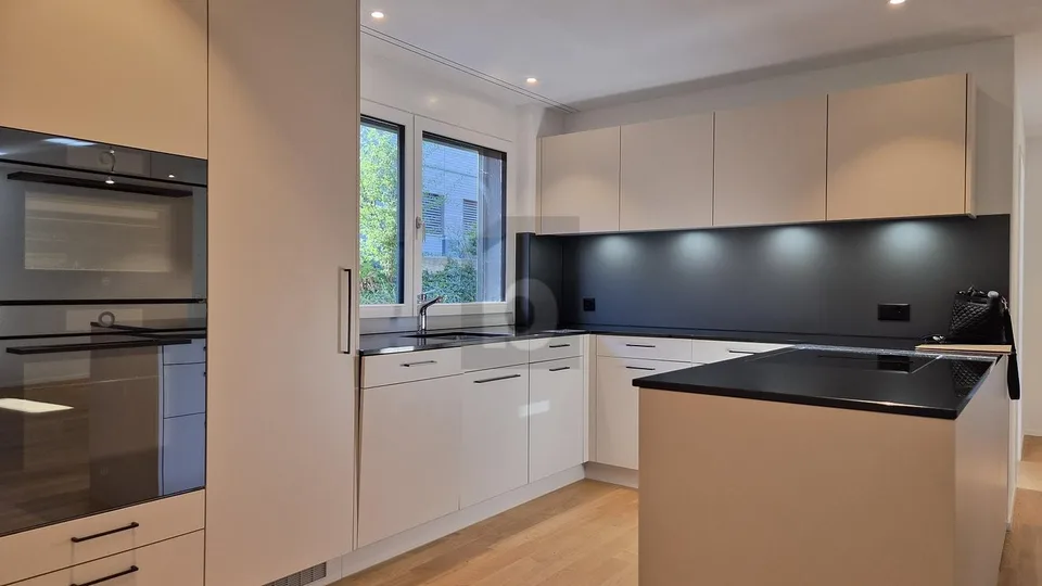 MODERN MIT PRIVATEM SITZPLATZ