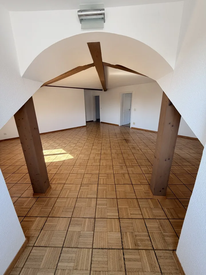 Grosszügige 5-Zimmerwohnung mit Weitsicht im stilvollen Jugendstilhaus