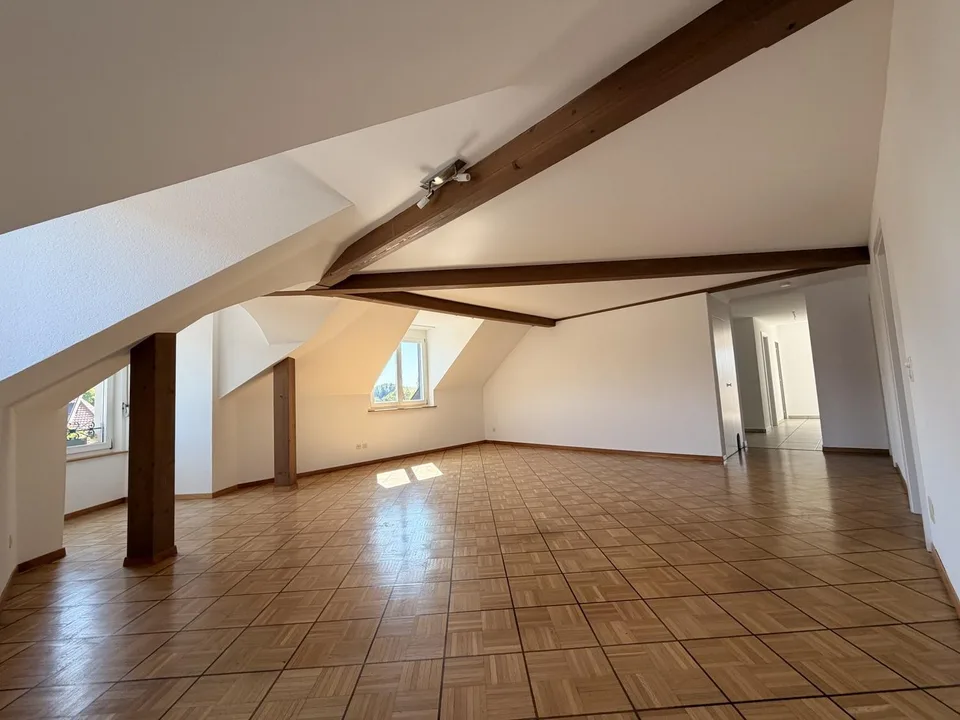 Grosszügige 5-Zimmerwohnung mit Weitsicht im stilvollen Jugendstilhaus