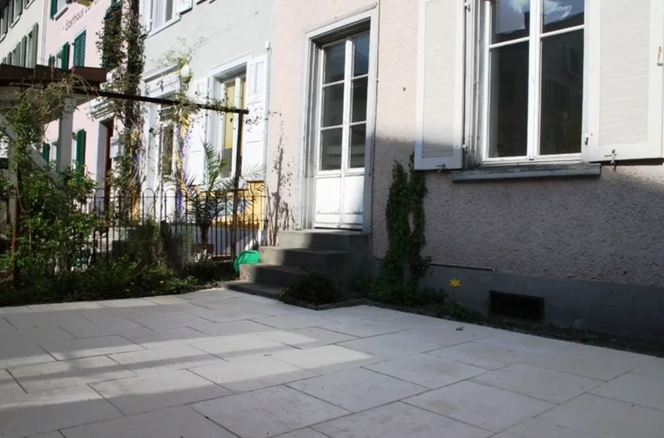 2 Zimmer Studio mit Gartensitzplatz