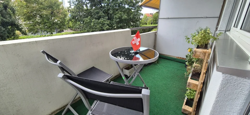 Helles Zimmer in ruhiger 2er Frauen-WG