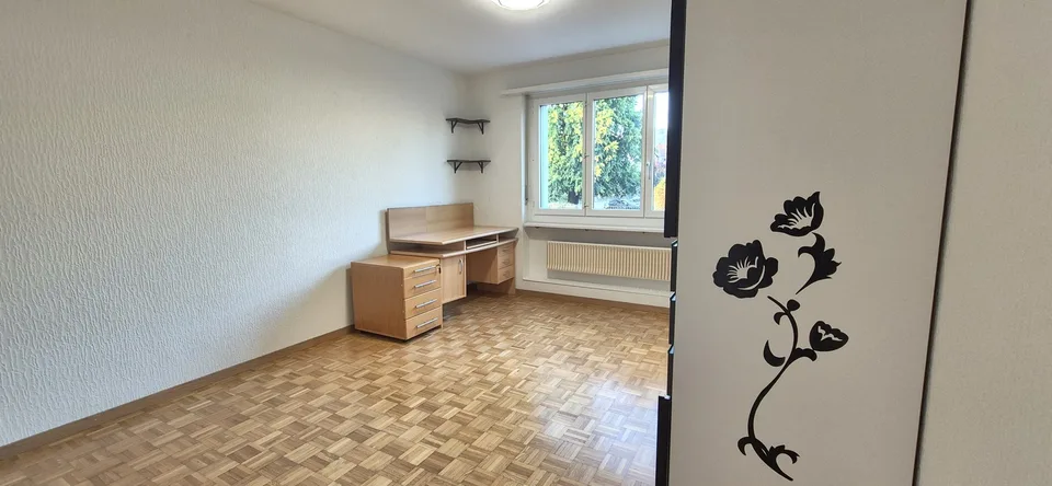 Helles Zimmer in ruhiger 2er Frauen-WG
