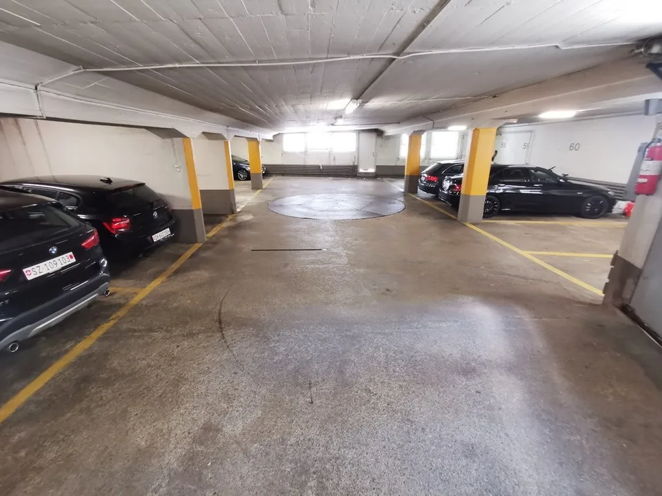 Einstellplatz in Tiefgarage, 8045 Zürich