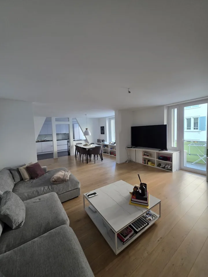 Premium City Center Apartment – 4-5 Months, Fully Inclusive- Stauffacher- Steps from Everything