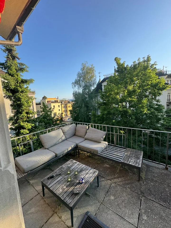 Beautiful Large Room in Hottingen near Kunsthaus for Rent