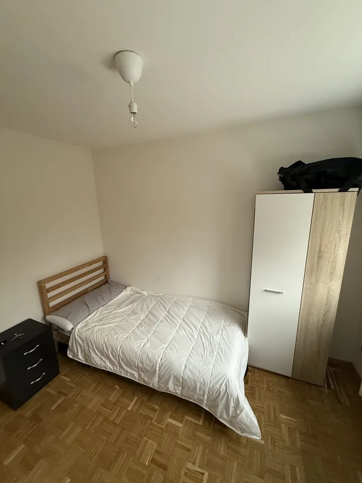 Furnished Room for Rent – Kirchweg 79, 8102 Oberengstringen
