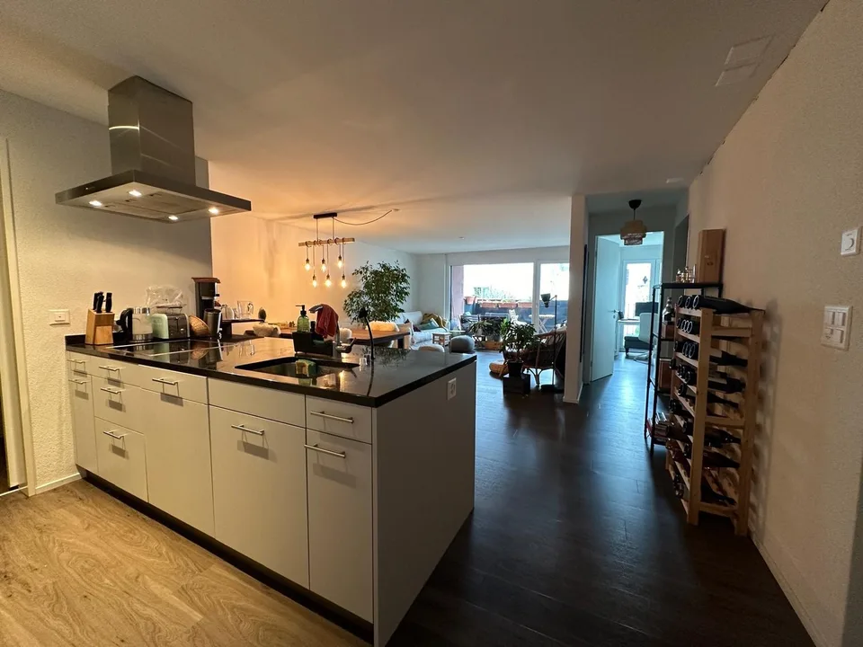 Grosszügige, moderne 3.5 Zimmerwohnung