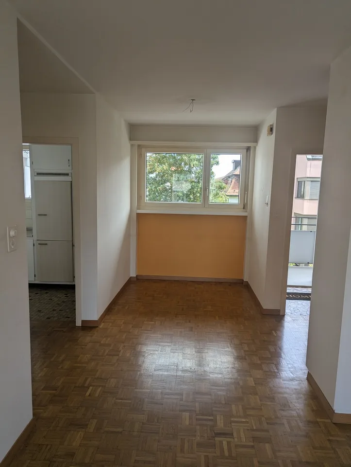 Grosszügige 2.5-Zimmer-Wohnung befristet bis September 2027
