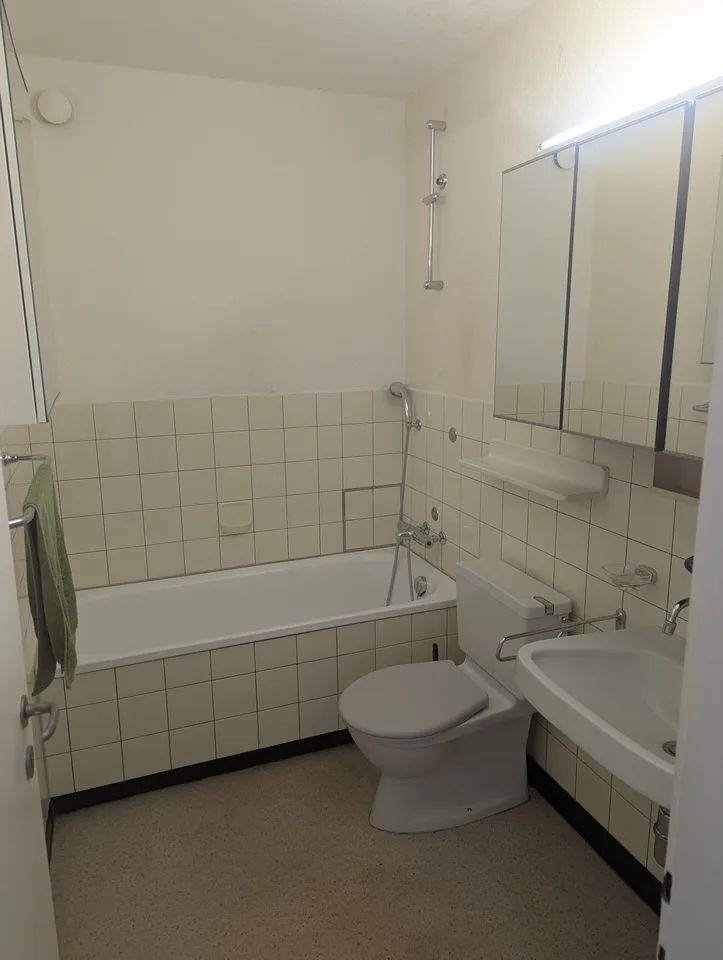Grosszügige 2.5-Zimmer-Wohnung befristet bis September 2027
