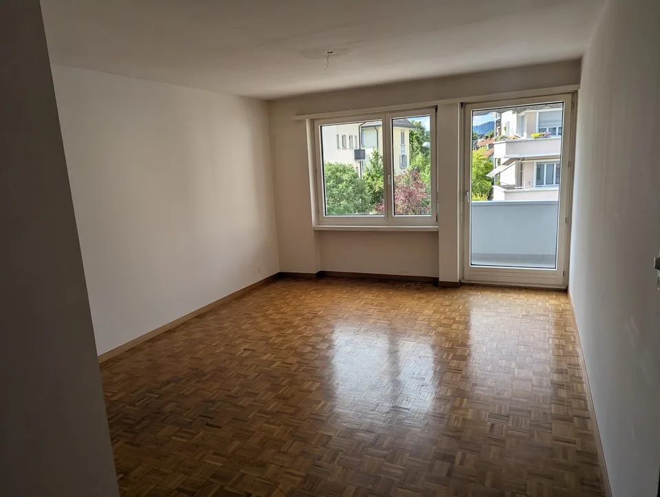 Grosszügige 2.5-Zimmer-Wohnung befristet bis September 2027