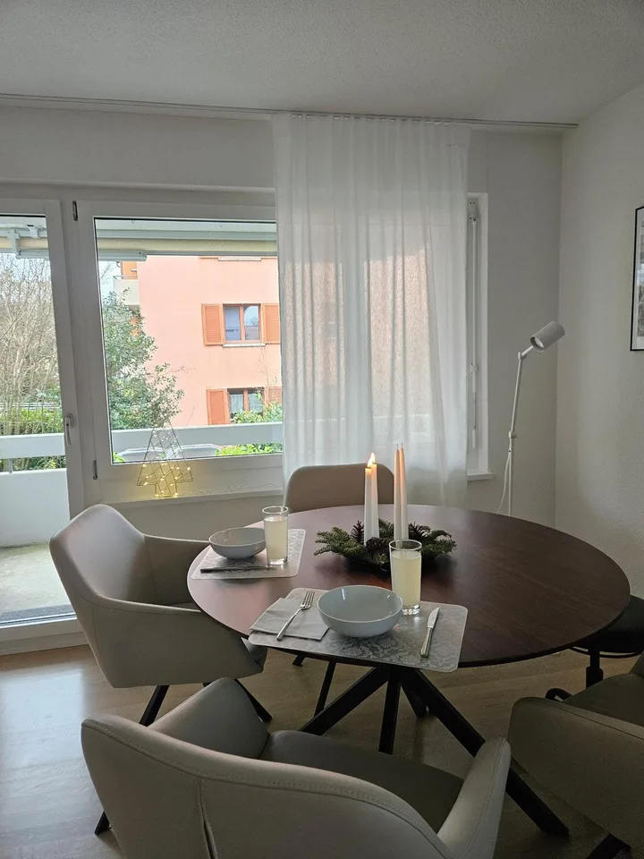 Schöne 2 ½ Zimmerwohnung / EG in Thalwil  zu vermieten