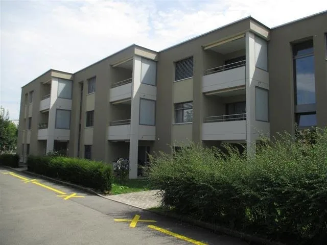 4 1/2-Zimmerwohnung im 1. OG mit Balkon