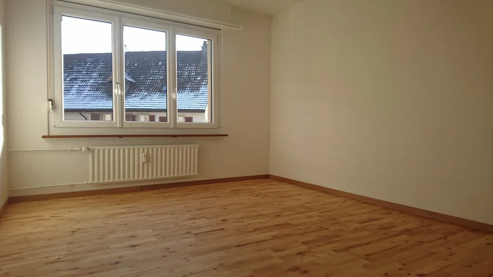 Helle 4-Zimmerwohnung mit Balkon im Dorfkern von Gelterkinden