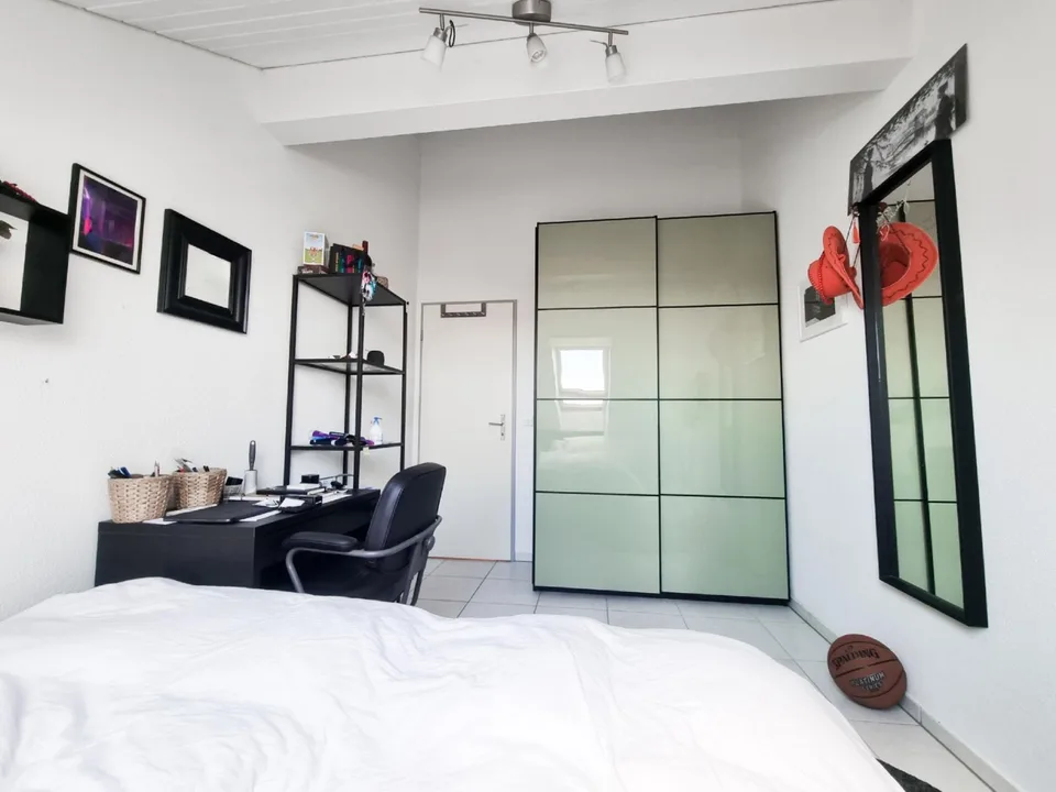 4.5-Zimmer-Wohnung mit schöner Aussicht und verglastem Balkon
