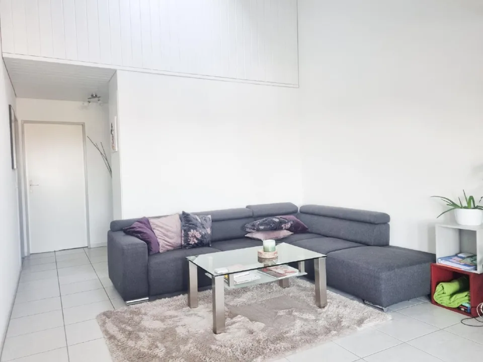 4.5-Zimmer-Wohnung mit schöner Aussicht und verglastem Balkon