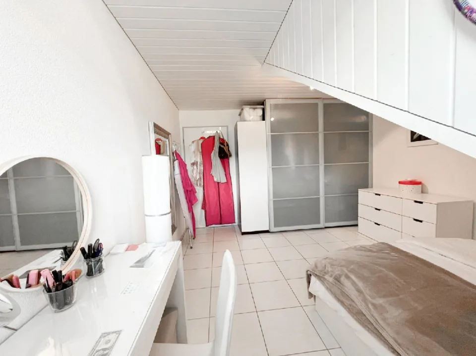 4.5-Zimmer-Wohnung mit schöner Aussicht und verglastem Balkon