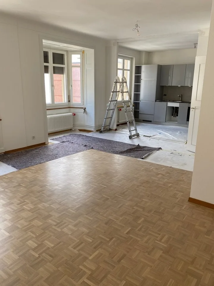 Sanierte, grosse 2.5-Zimmer-Altbauwohnung